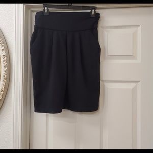 BCBGMaxazria ladies skirt size Medium.